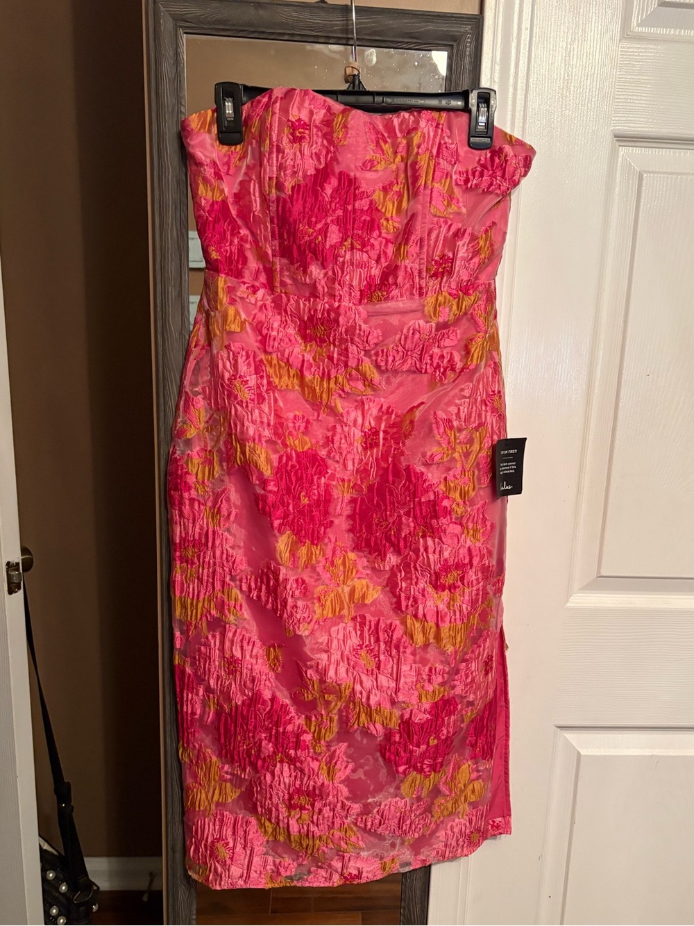Lulu’s Strapless Pink Floral Jacquard Cocktail Dress